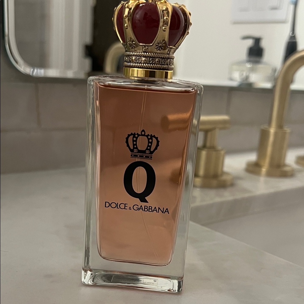 Dolce & Gabbana Q  with Red and Gold Crown new without box